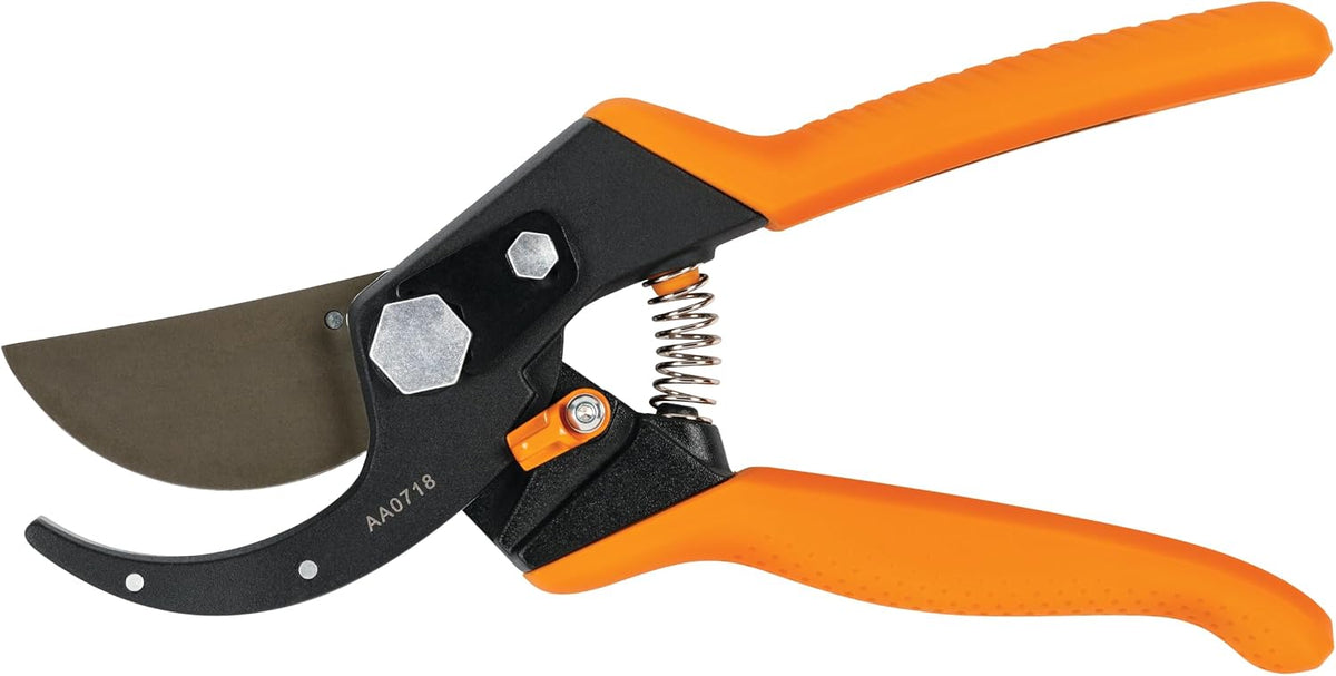 Fiskars SoftGrip Bypass Pruning Shears, 5/8" Cut Capacity Garden Clippers